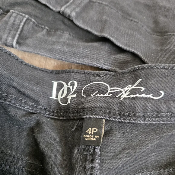 DG2 Diane Gilman New Classic Stretch Legacy Embellished Skinny Jeans Dragon Y2K - Picture 3 of 12